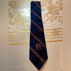 New Condition WM Chelsea New York Necktie Tie Mens NEW ENGLAND FINANCIAL